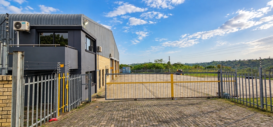 To Let Commercial Property for Rent in Beacon Bay North Eastern Cape
